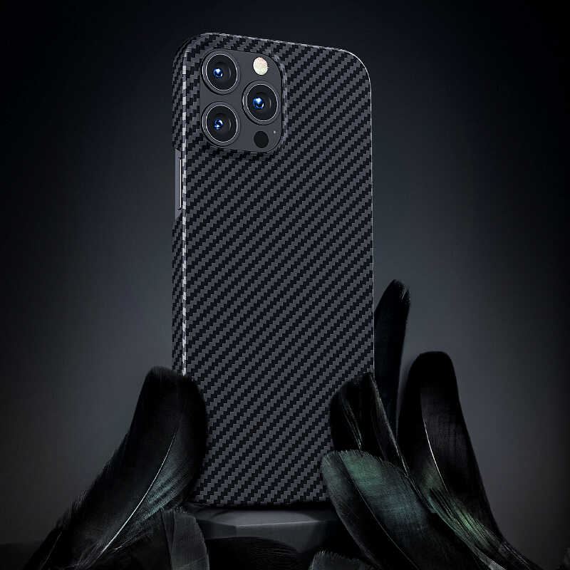 Apple iPhone 13 Pro Kılıf M-safe Özellikli Karbon Fiber Benks Essential Kevlar Kapak Siyah