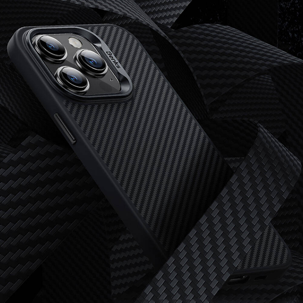 Apple iPhone 14 Pro Max Kılıf Karbon Fiber M-safe Şarj Özellikli Benks Hybrid ArmorPro 600D Kevlar Kapak Siyah