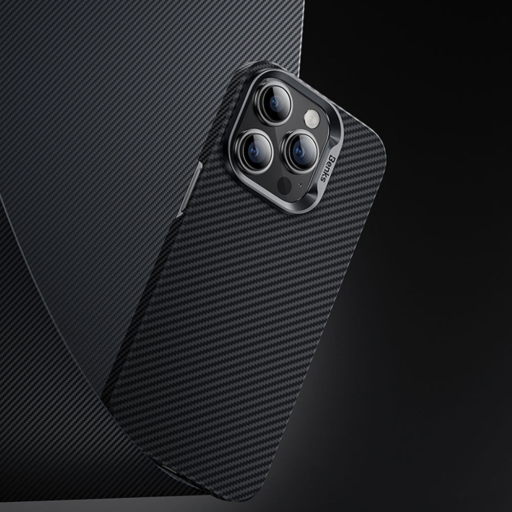 Apple iPhone 15 Plus Kılıf M-safe Özellikli Karbon Fiber Benks Essential ArmorAir 600D Kevlar Kapak Siyah
