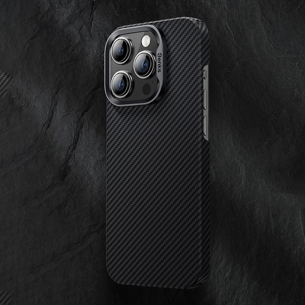 Apple iPhone 15 Plus Kılıf M-safe Özellikli Karbon Fiber Benks Essential ArmorAir 600D Kevlar Kapak Siyah