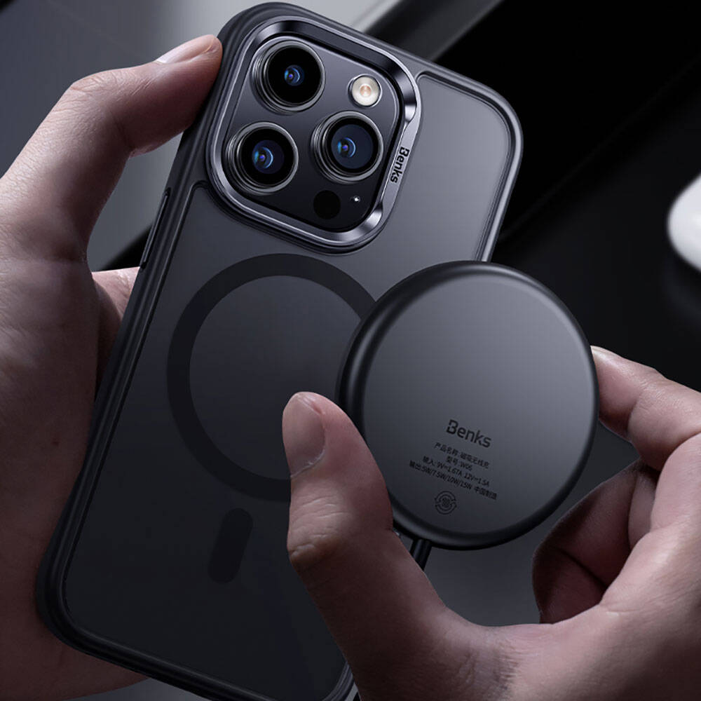 Apple iPhone 15 Plus Kılıf M-safe Şarj Özellikli Benks Mist Protective Kapak Siyah