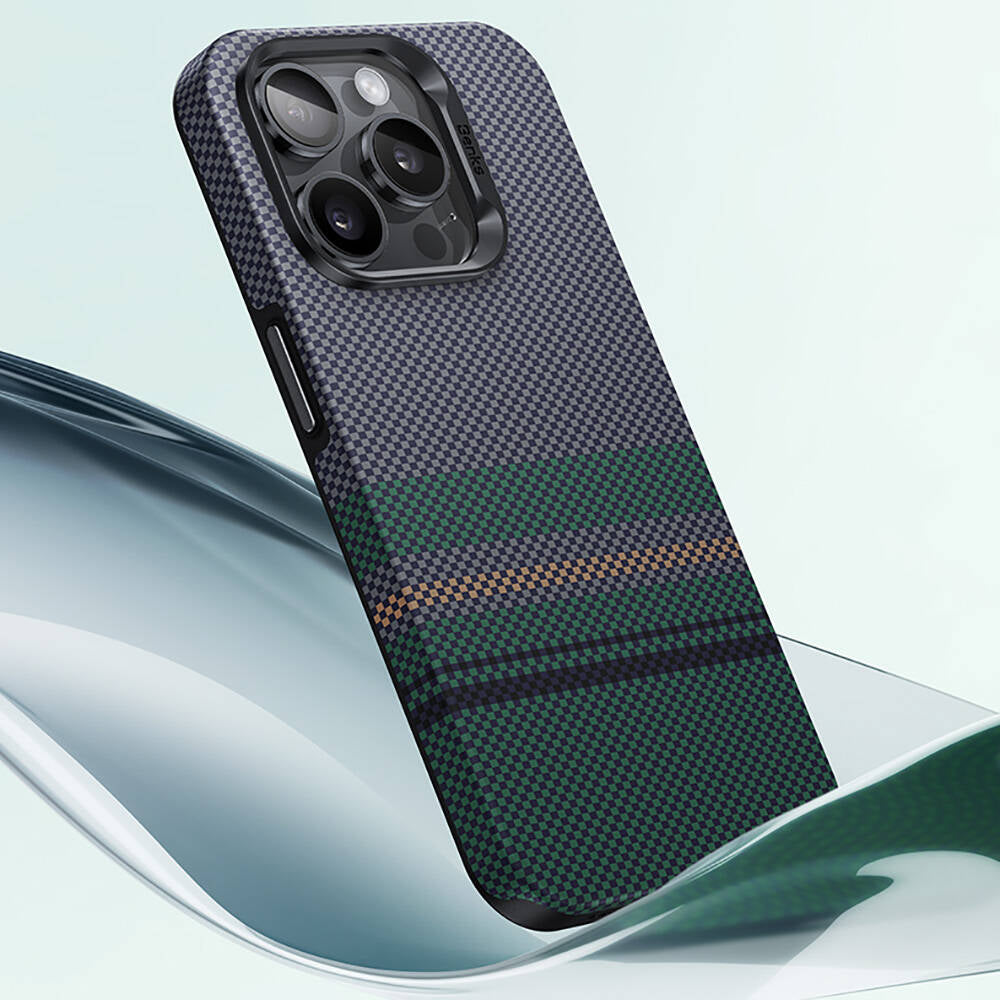 Apple iPhone 15 Pro Kılıf M-safe Şarj Özellikli Karbon Fiber Tasarımlı Benks Aurora ArmorPro Kevlar Kapak Siyah