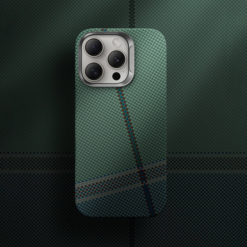 Apple iPhone 15 Pro Kılıf M-safe Şarj Özellikli Karbon Fiber Tasarımlı Benks Passion Green ArmorAir Kevlar Kapak Yeşil