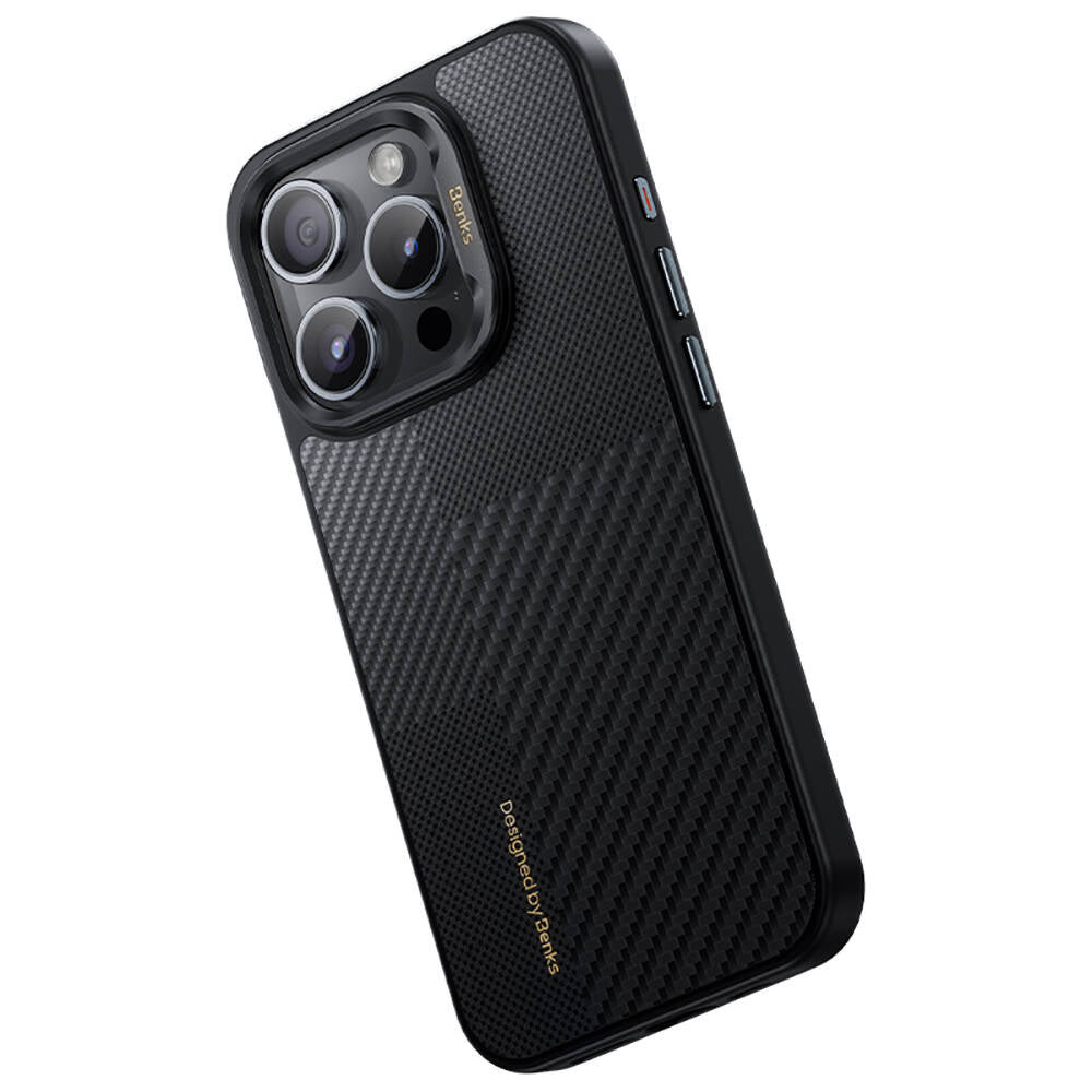 Apple iPhone 15 Pro Max Kılıf M-safe Şarj Özellikli Karbon Fiber Benks Montage Hybrid ArmorPro Kevlar Kapak Siyah