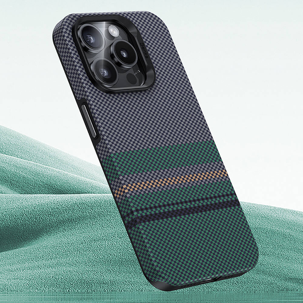Apple iPhone 15 Pro Max Kılıf M-safe Şarj Özellikli Karbon Fiber Tasarımlı Benks Aurora ArmorPro Kevlar Kapak Siyah