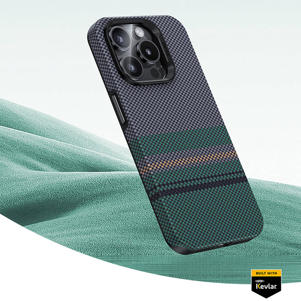 Apple iPhone 15 Pro Max Kılıf M-safe Şarj Özellikli Karbon Fiber Tasarımlı Benks Aurora ArmorPro Kevlar Kapak Siyah