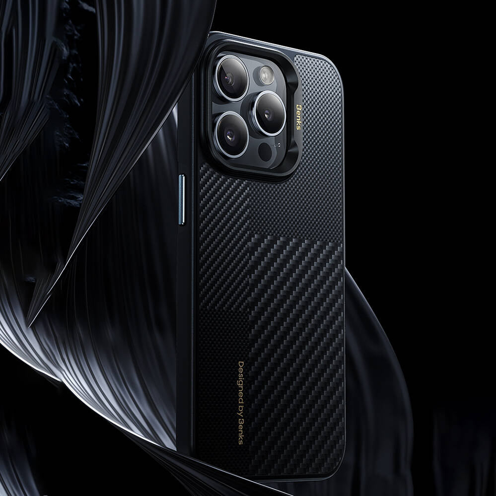 Apple iPhone 16 Pro Max Kılıf M-safe Şarj Özellikli Karbon Fiber Benks Montage Hybrid ArmorPro Kevlar Kapak Siyah