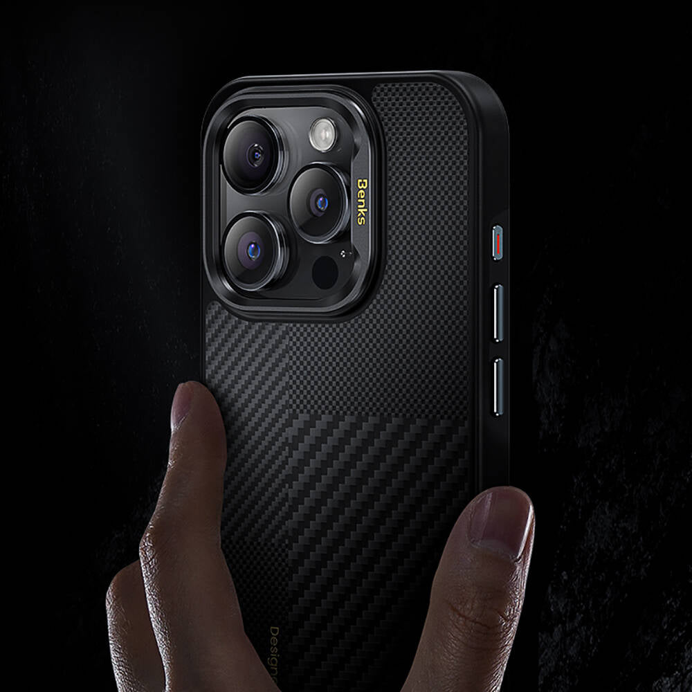 Apple iPhone 16 Pro Max Kılıf M-safe Şarj Özellikli Karbon Fiber Benks Montage Hybrid ArmorPro Kevlar Kapak Siyah