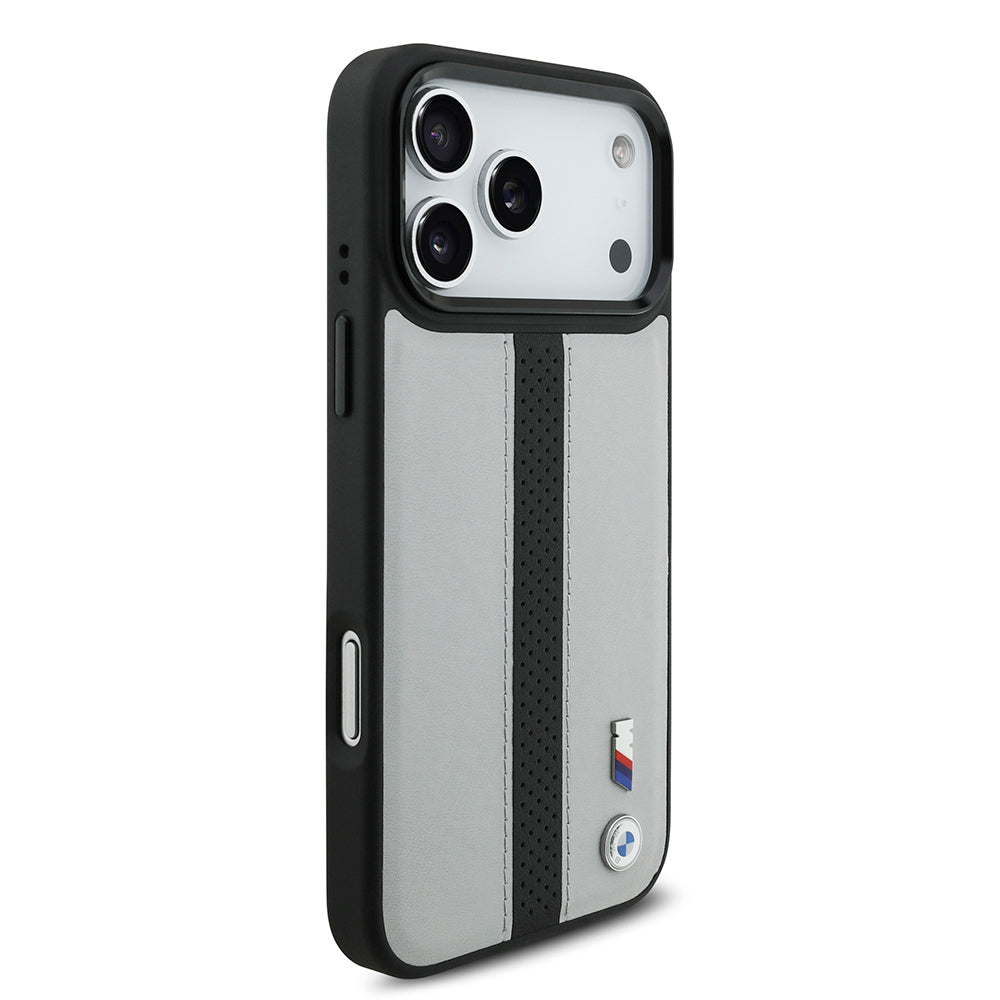Apple iPhone 17 Pro Kılıf BMW Orjinal Lisanslı M-safe Şarj Özellikli Deri Arka Yüzey Metal Logolu Delikli Şerit Tasarımlı Kapak Lacivert