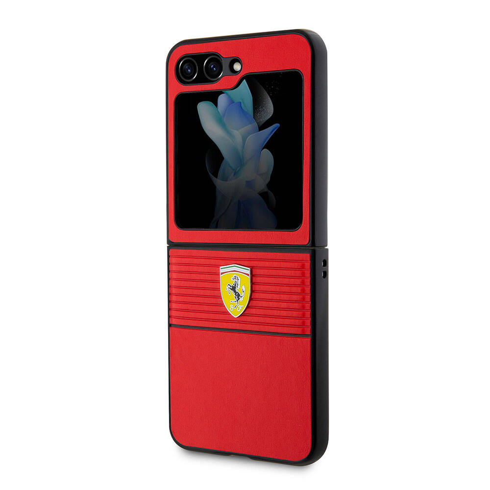 Galaxy Z Flip 5 Kılıf Ferrari Orjinal Lisanslı PU Deri Metal Logolu Multi Çizgili Kapak Kırmızı
