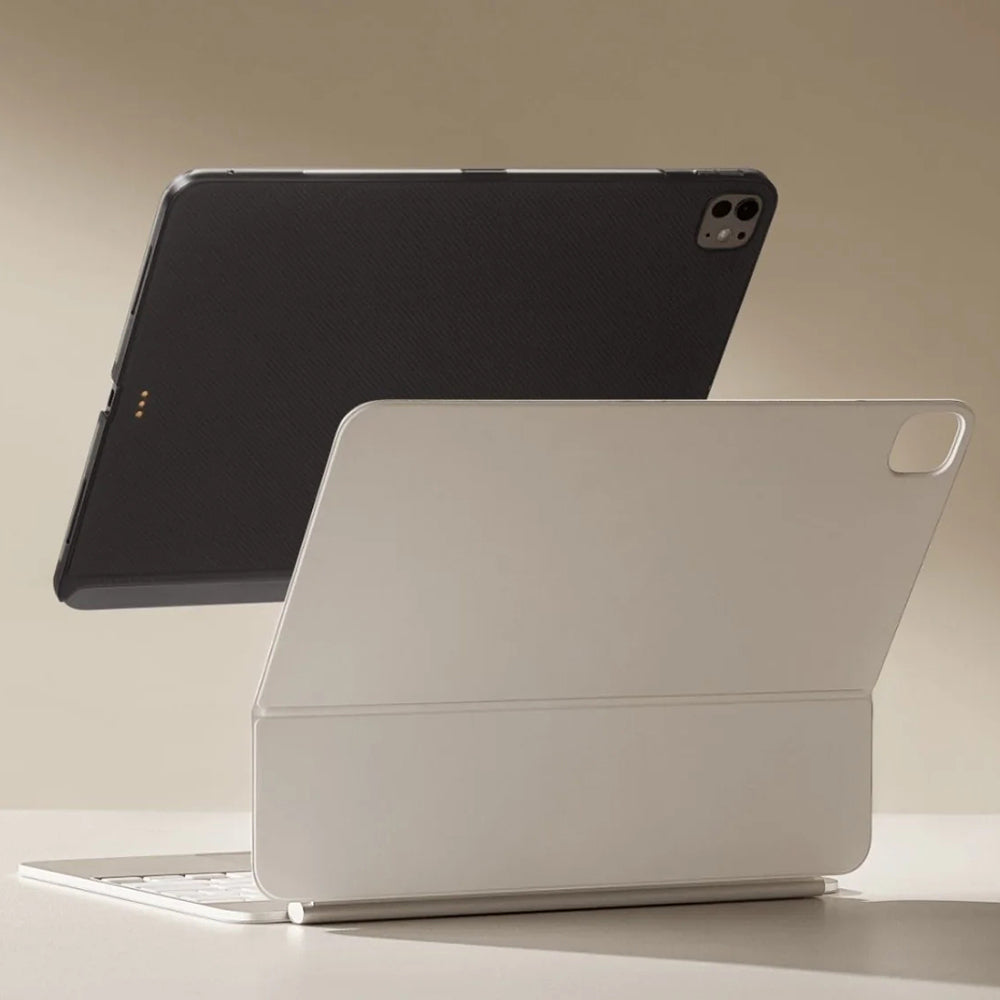 Apple iPad Pro 13 2025 M5 Kılıf Aramid Fiber Pitaka Ultra-Slim Classic Serisi Tablet Kapak Siyah