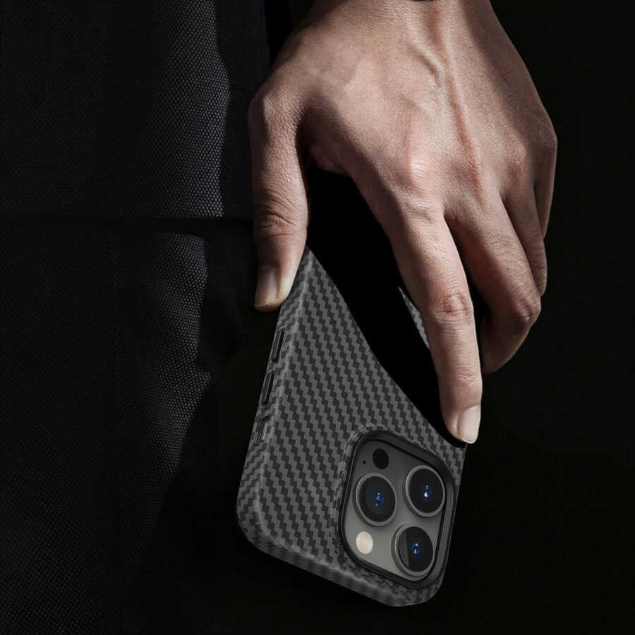 Apple iPhone 14 Pro Kılıf Wiwu Karbon Fiber Görünümlü M-safe Wireless Şarj Özellikli Kabon Kapak Siyah