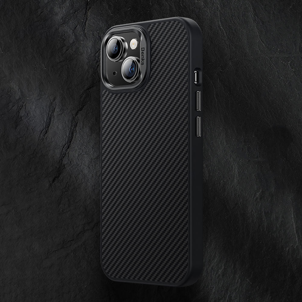 Apple iPhone 15 Plus Kılıf Karbon Fiber M-safe Şarj Özellikli Benks Hybrid ArmorPro 600D Kevlar Kapak Siyah