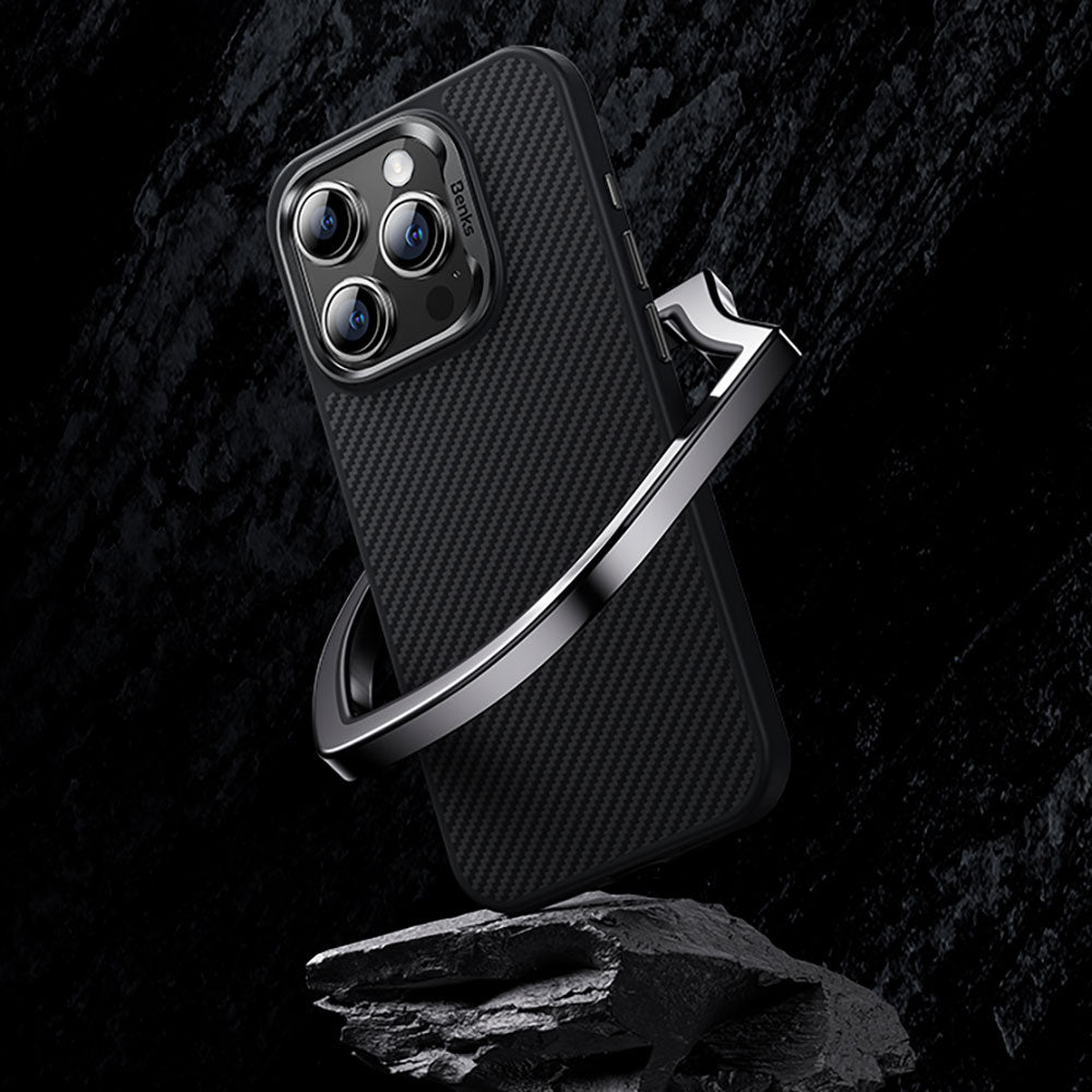 Apple iPhone 15 Plus Kılıf Karbon Fiber M-safe Şarj Özellikli Benks Hybrid ArmorPro 600D Kevlar Kapak Siyah