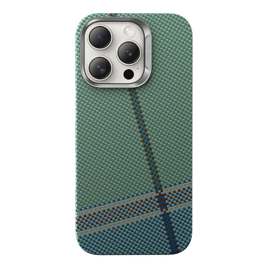 Apple iPhone 15 Pro Max Kılıf M-safe Şarj Özellikli Karbon Fiber Tasarımlı Benks Passion Green ArmorAir Kevlar Kapak Yeşil