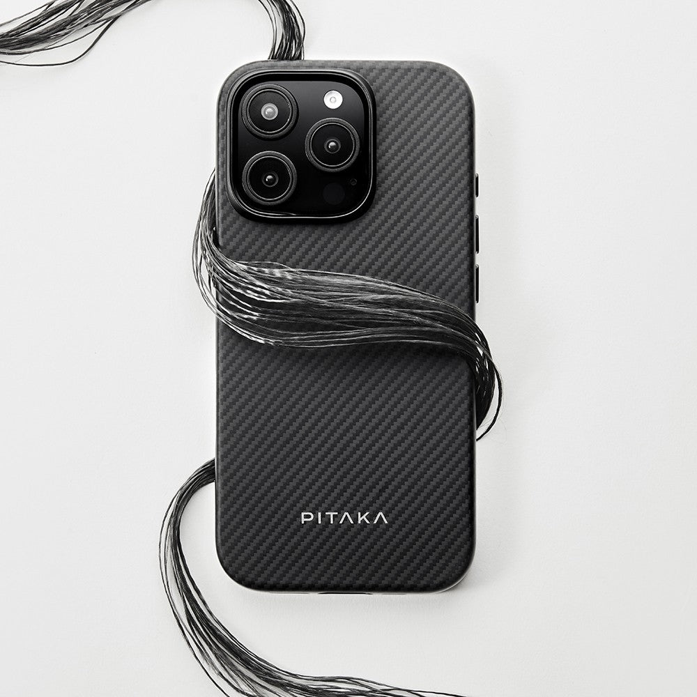 Apple iPhone 16 Pro Kılıf M-safe Şarj Özellikli Aramid Karbon Fiber Pitaka Military-Grade Classic Serisi New Logo Black-Grey Twill Kapak