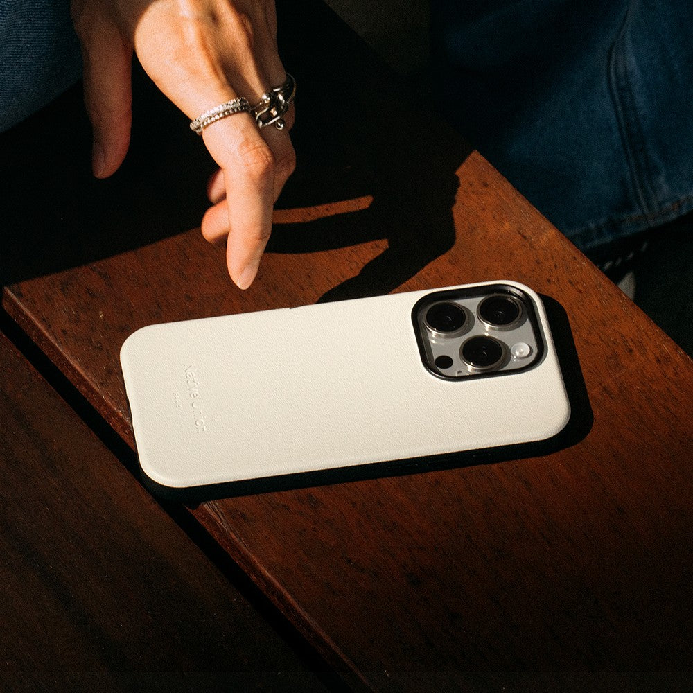 Apple iPhone 16 Pro Max Kılıf M-safe Şarj Özellikli Deri Görünümlü Native Union 2024 Active Serisi Kapak
