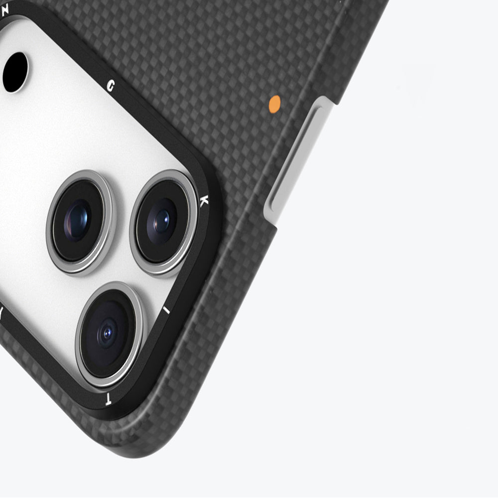 Apple iPhone 17 Pro Kılıf M-safe Şarj Özellikli Aramid Fiber Youngkit 1500D Kevlar Extreme Wing Titanyum-Gold Serisi Kapak Siyah